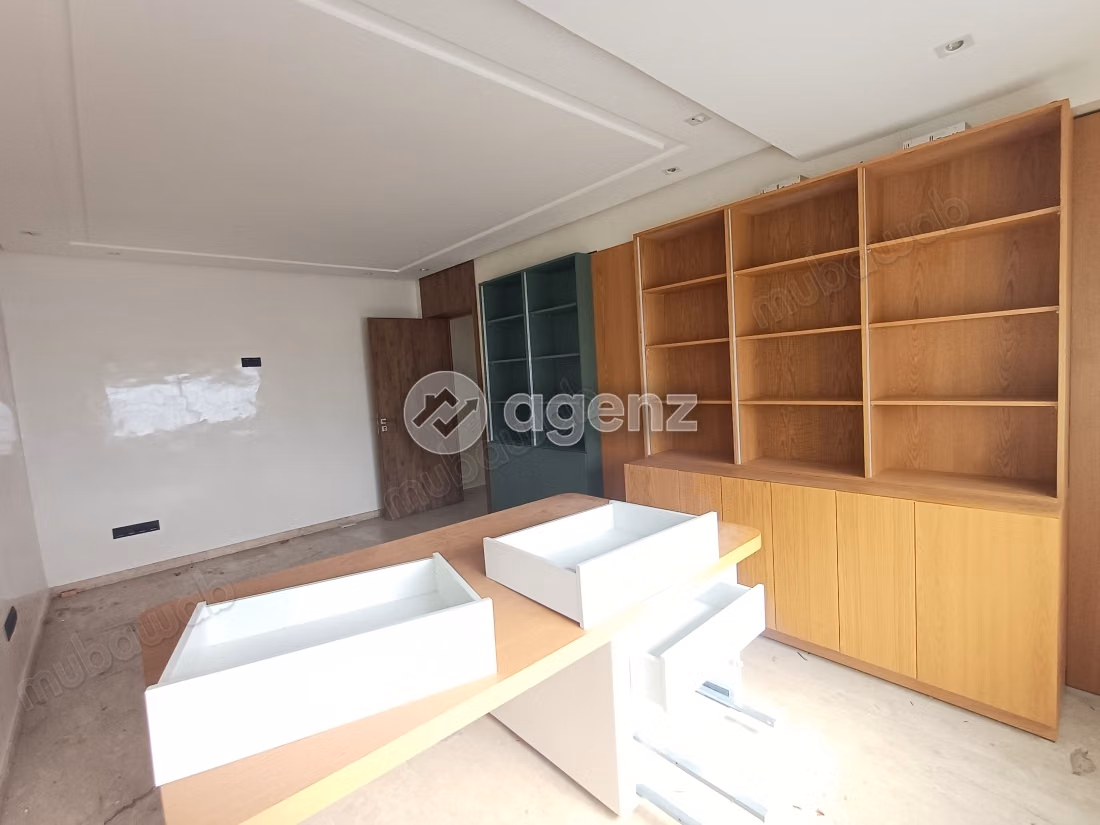 Commerce à louer 198 m² 
Palmier Casablanca