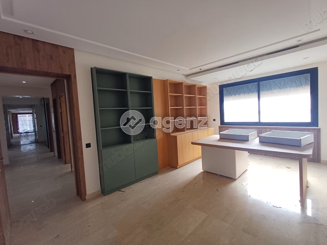 Commerce à louer 198 m² 
Palmier Casablanca