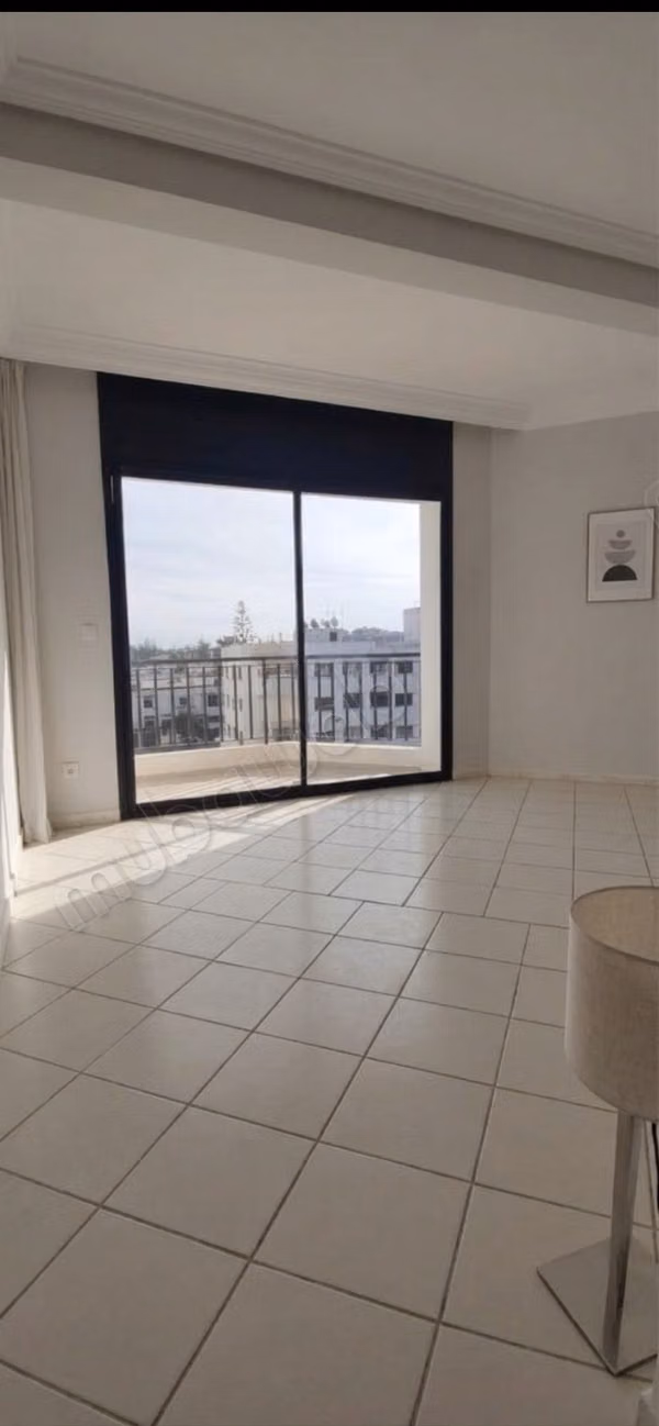Alquiler de un apartamento en Riad. 2 hermosas habitaciones. Terraza y ascensor