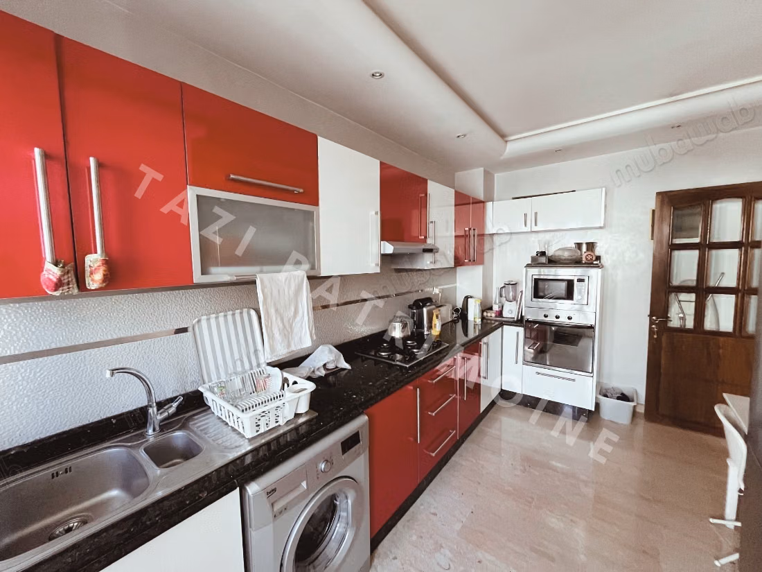 En venta apartamento de 3 habitaciones con terraza sin vecinos