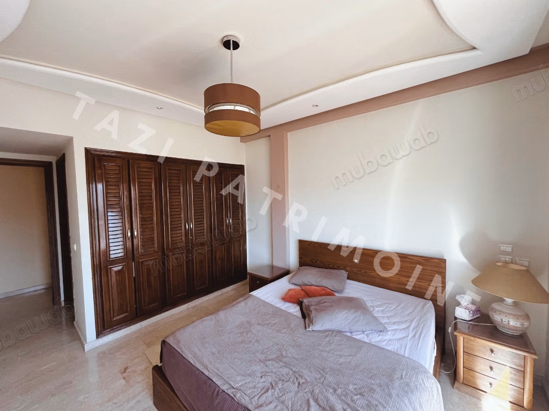 En venta apartamento de 3 habitaciones con terraza sin vecinos