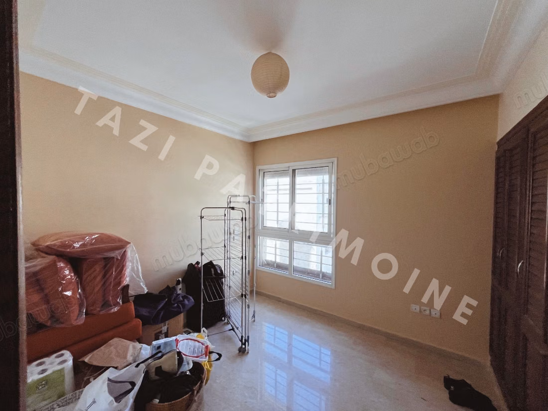 En venta apartamento de 3 habitaciones con terraza sin vecinos
