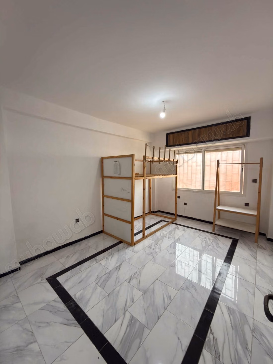 Appartement à louer à Médina. 
2 chambres agréables. 
Concierge