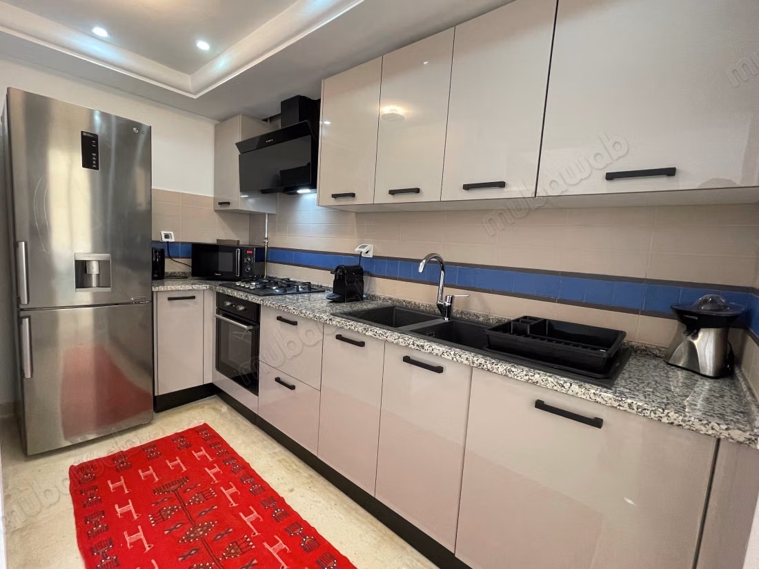 Louez cet appartement à Les Berges Du Lac 2. Surface de 80 m². Meublé