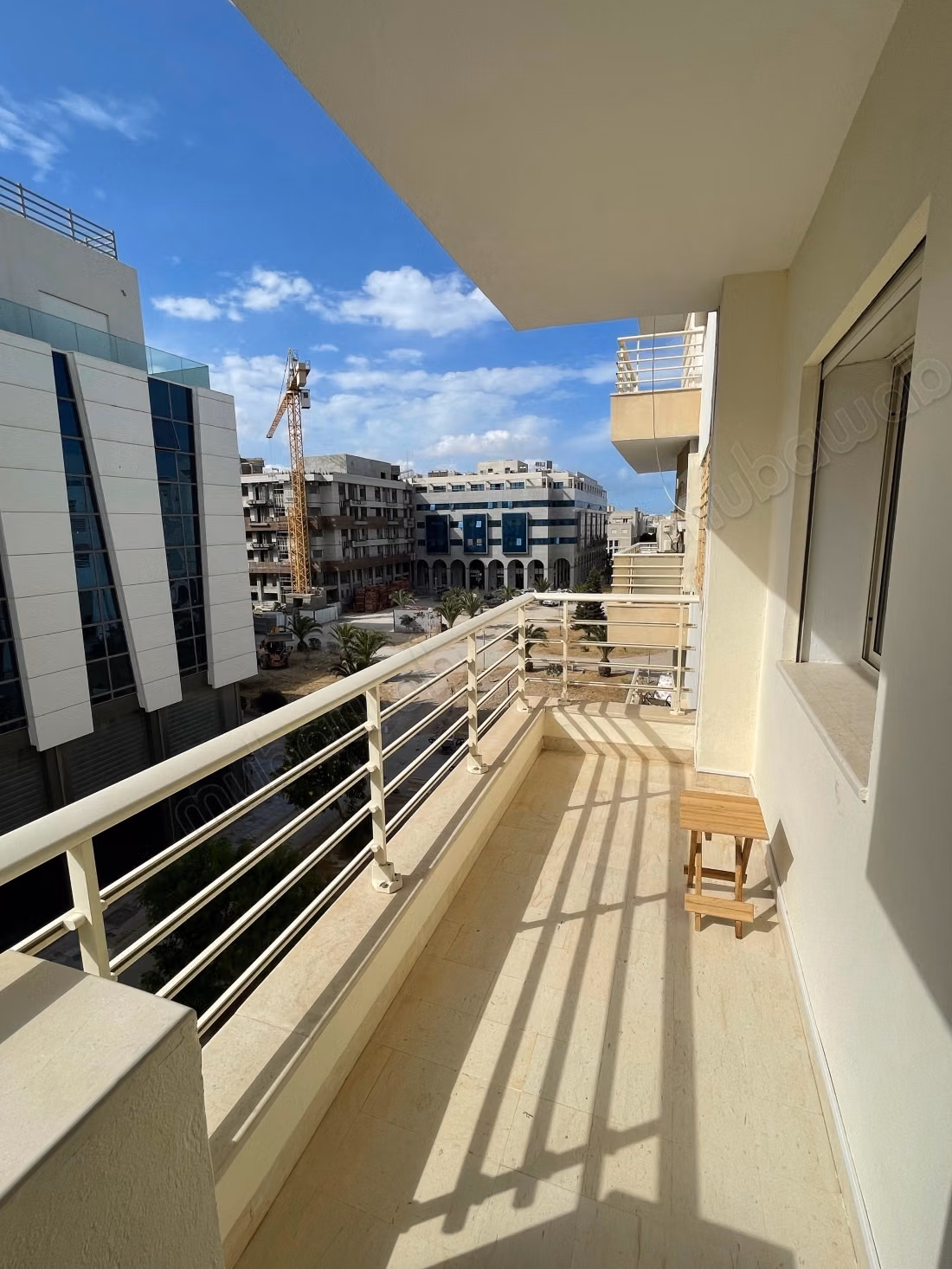 Louez cet appartement à Les Berges Du Lac 2. Surface de 80 m². Meublé