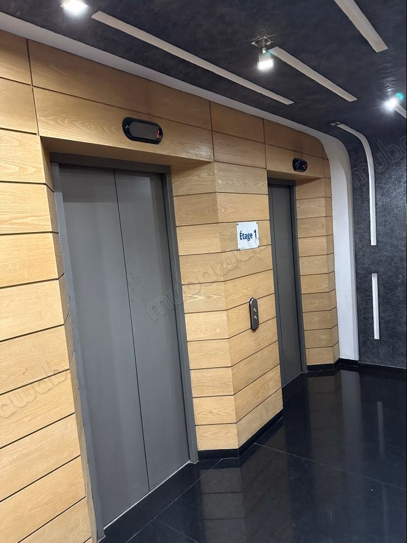 Bureau 80m² à l’Angle Abdelmoumen & Anoual