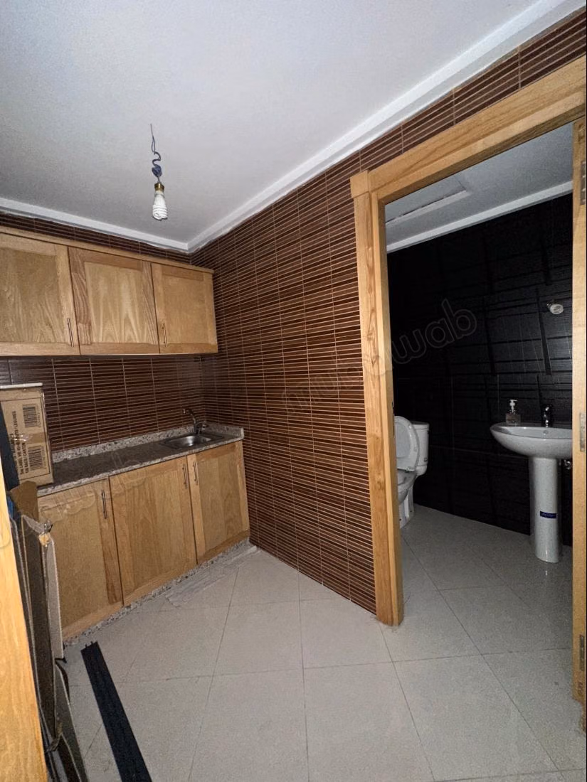 Bureau 80m² à l’Angle Abdelmoumen & Anoual