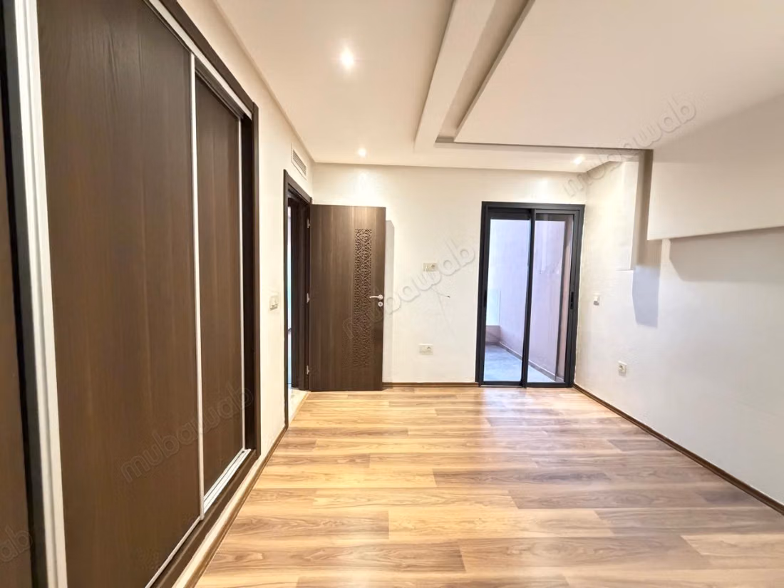 Location jolie appartement vide à route de safi. 80 mètre