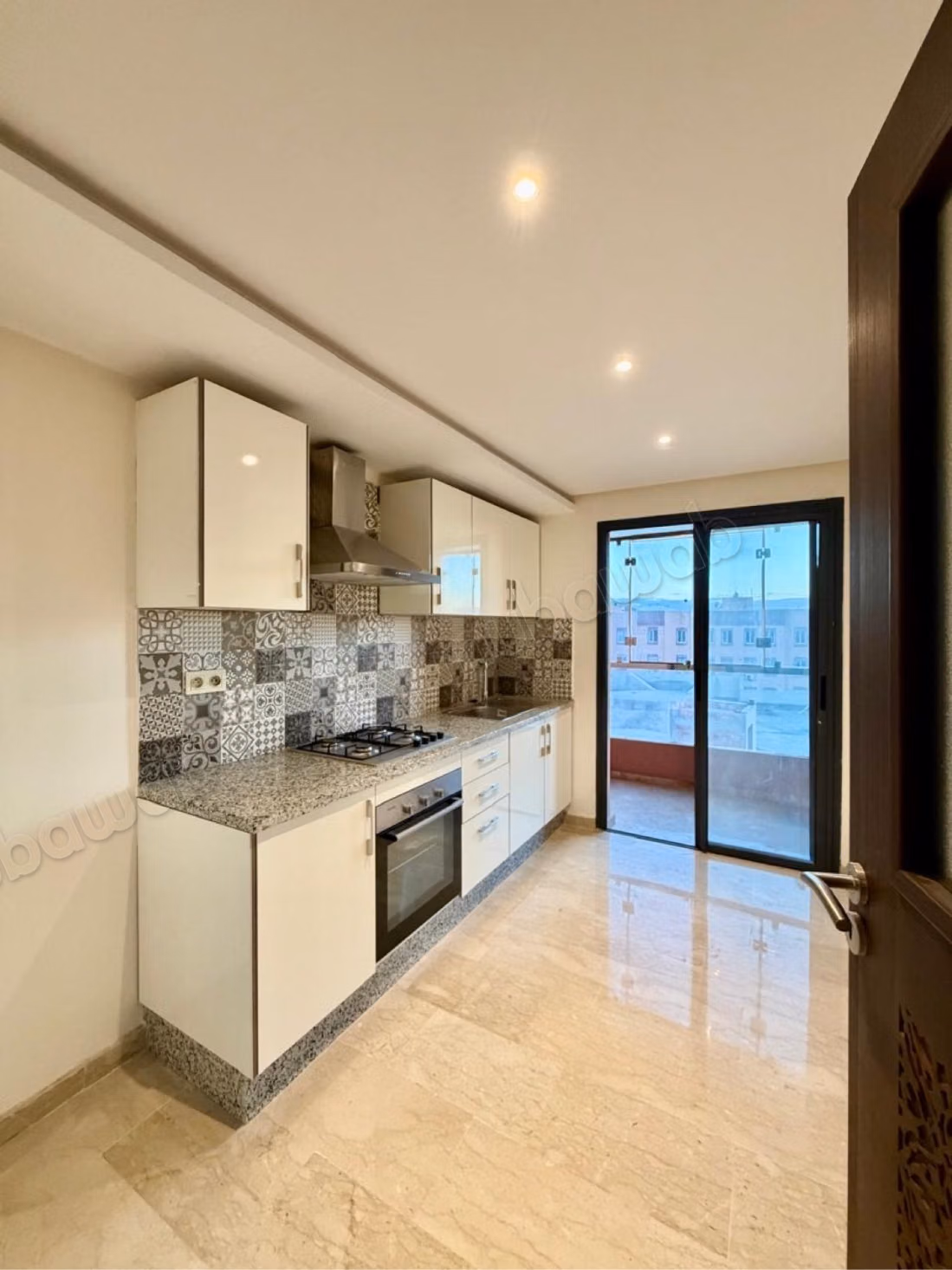 Location jolie appartement vide à route de safi. 80 mètre