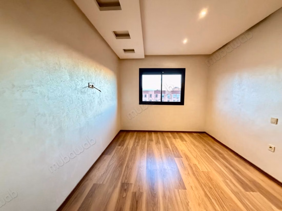 Location jolie appartement vide à route de safi. 80 mètre