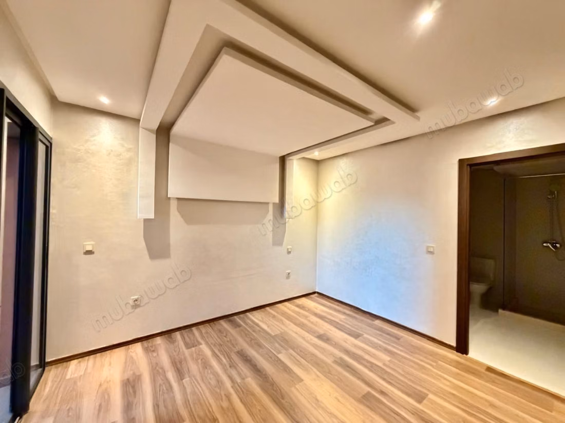 Location jolie appartement vide à route de safi. 80 mètre