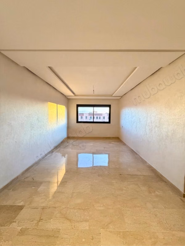 Location jolie appartement vide à route de safi. 80 mètre