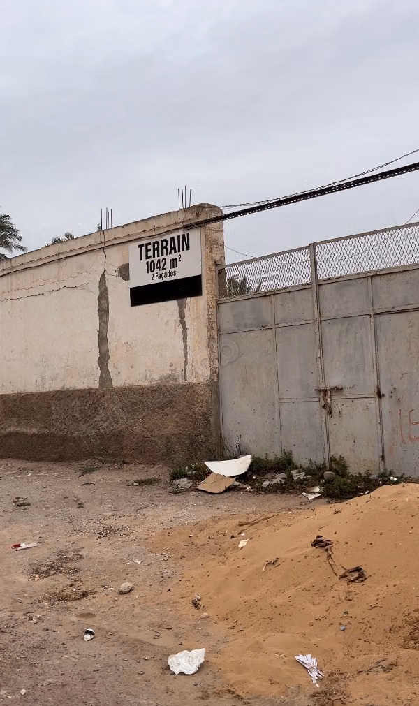 Hermoso terreno en venta en Amsarnat. Área total 1042 m²