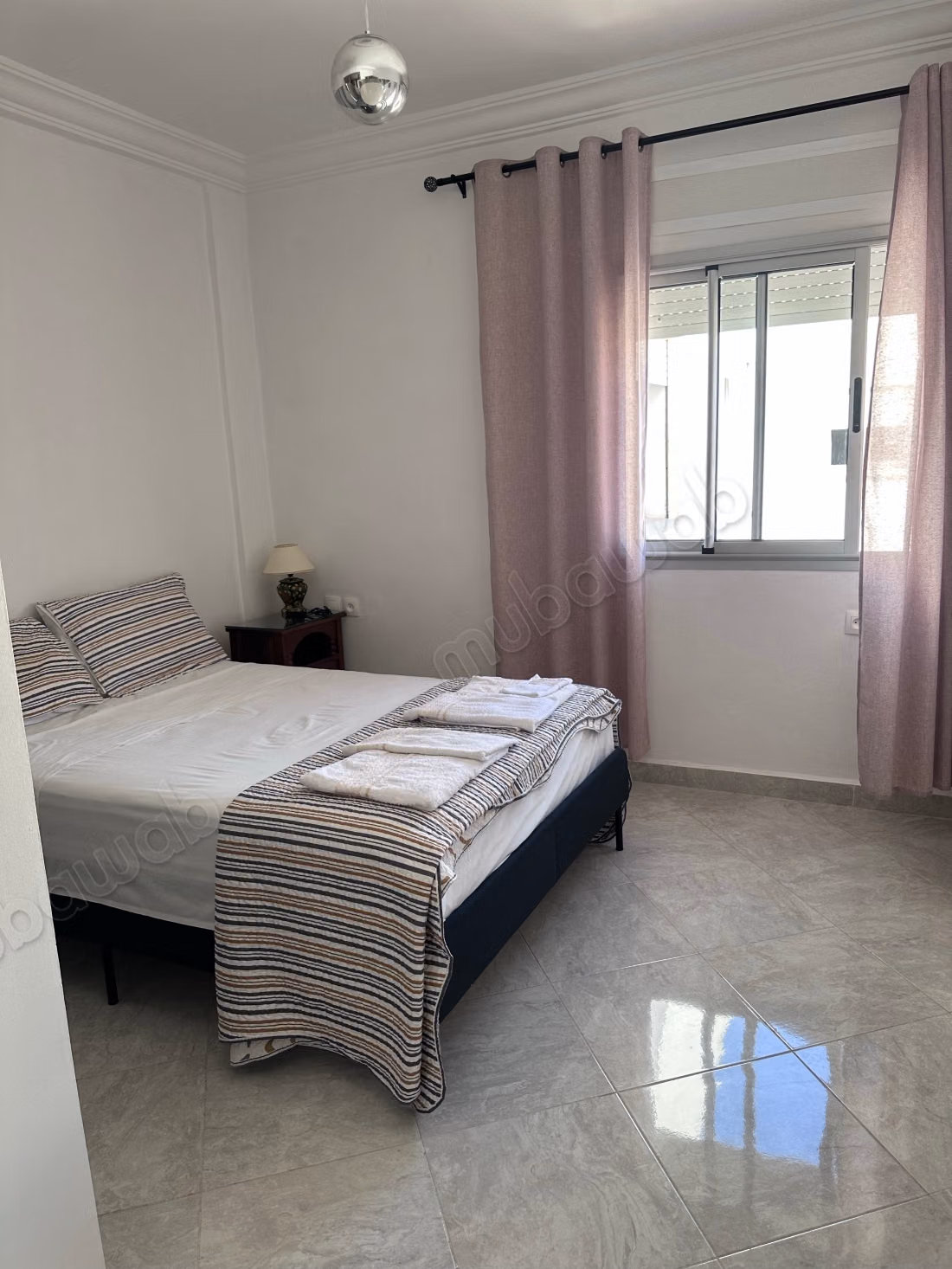 Appartement à louer à Saniat Errmel Peut être loué meublé ou vide. 
6 pièces confortables. Bien meublé