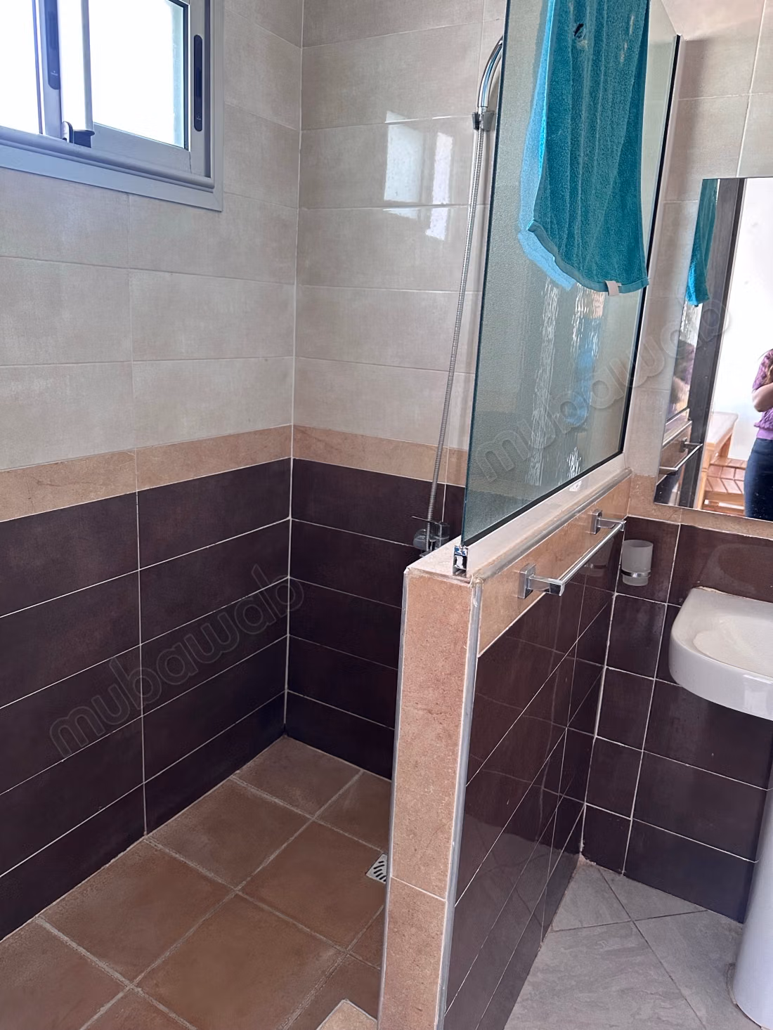 Appartement à louer à Saniat Errmel Peut être loué meublé ou vide. 
6 pièces confortables. Bien meublé