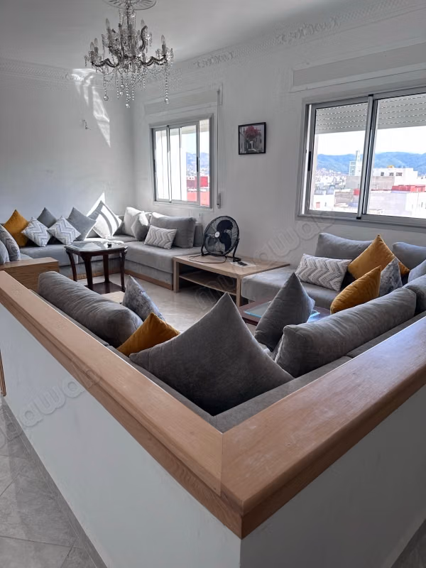 Appartement à louer à Saniat Errmel Peut être loué meublé ou vide. 
6 pièces confortables. Bien meublé