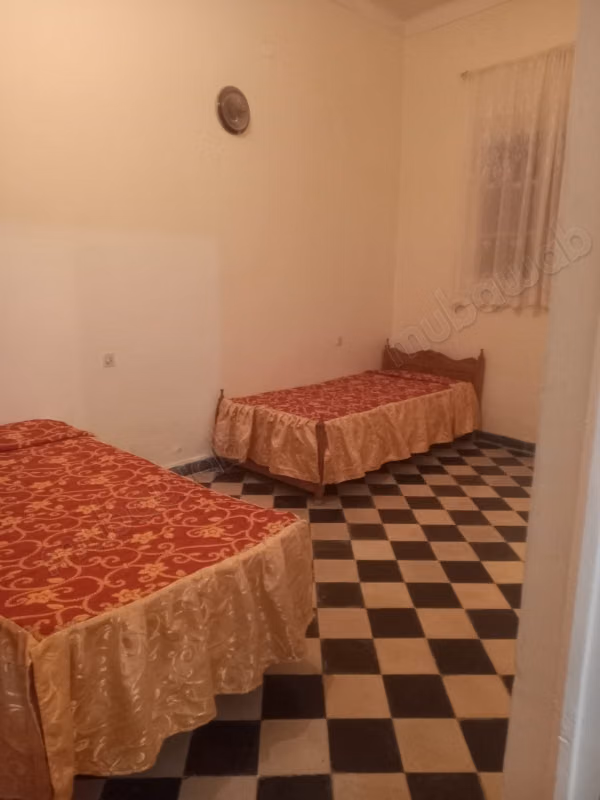 Voor studenten of verpleegsters Appartement te huur in Saniat Errmel. 4 grote kamers