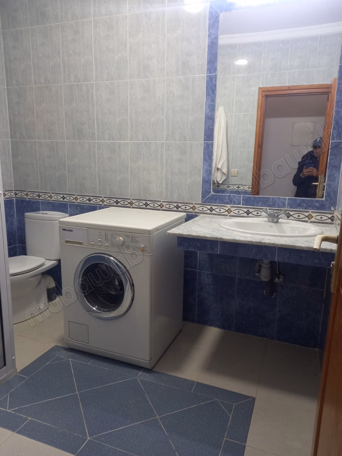 Bellissimo appartamento in affitto a Wilaya. 5 stanze. Televisore