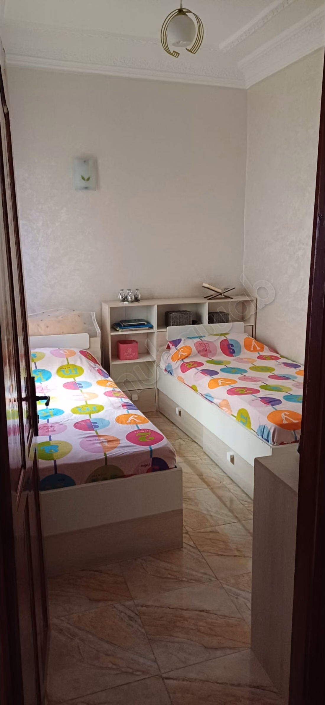Vente d'un bel appartement à Ksar el Kébir. 
4 grandes pièces. 
Avec ascenseur et terrasse