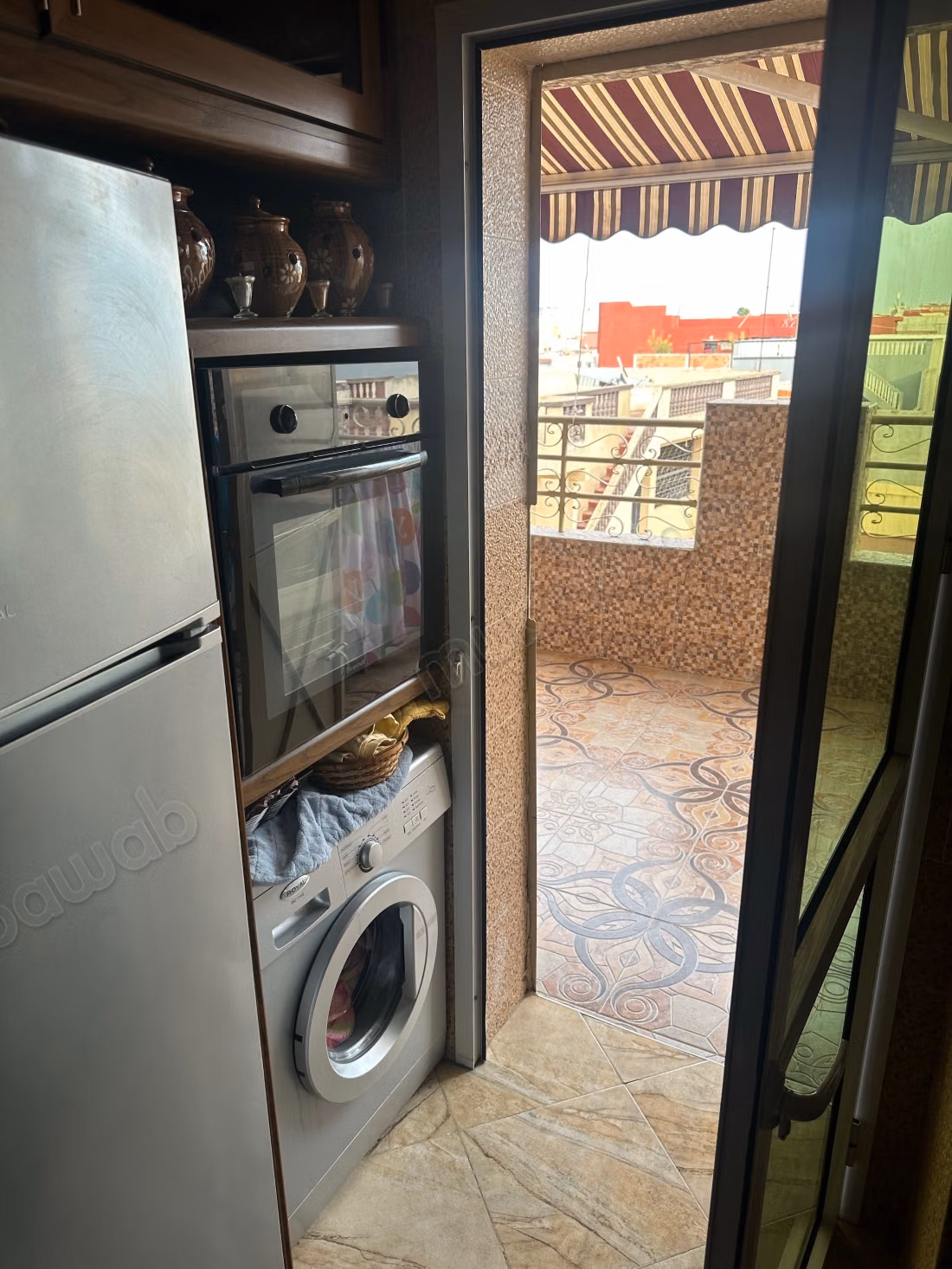 Vente d'un bel appartement à Ksar el Kébir. 
4 grandes pièces. 
Avec ascenseur et terrasse