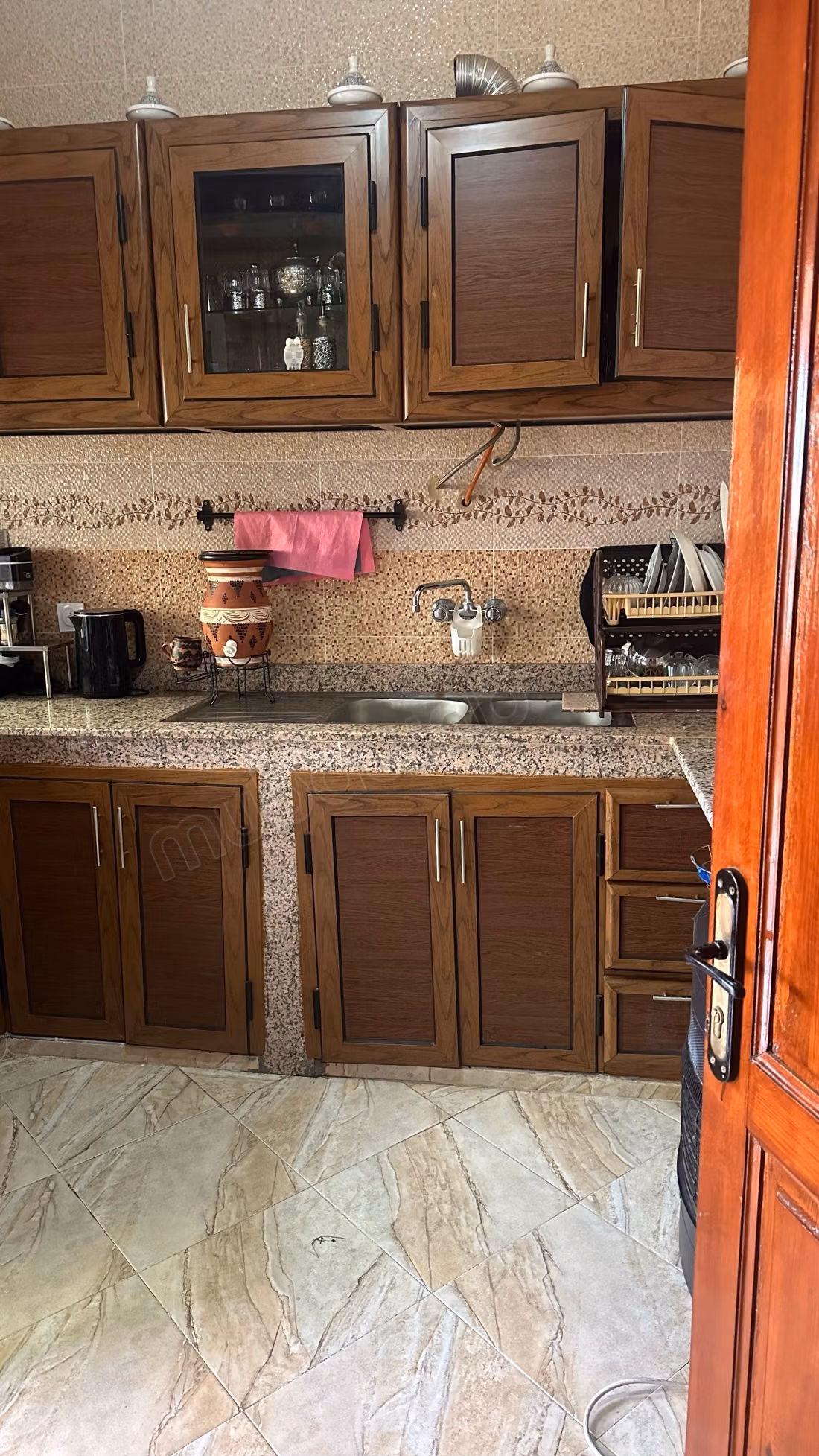 Vente d'un bel appartement à Ksar el Kébir. 
4 grandes pièces. 
Avec ascenseur et terrasse