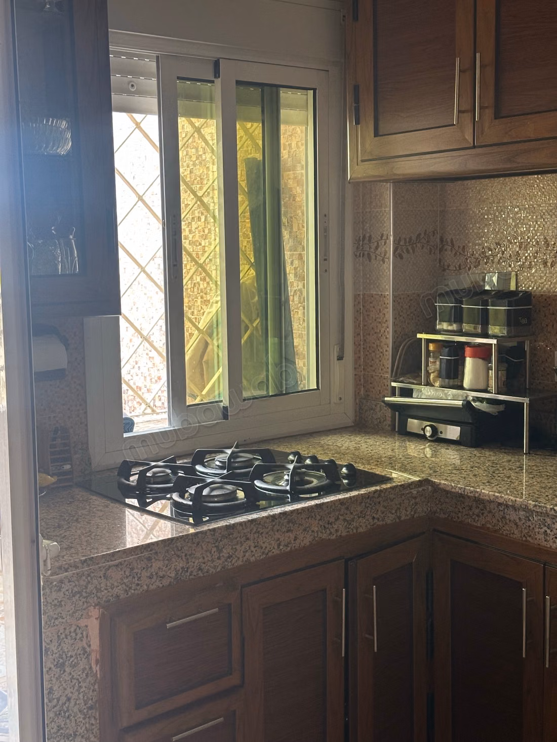 Vente d'un bel appartement à Ksar el Kébir. 
4 grandes pièces. 
Avec ascenseur et terrasse