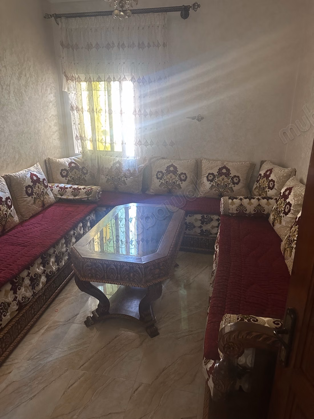 Vente d'un bel appartement à Ksar el Kébir. 
4 grandes pièces. 
Avec ascenseur et terrasse