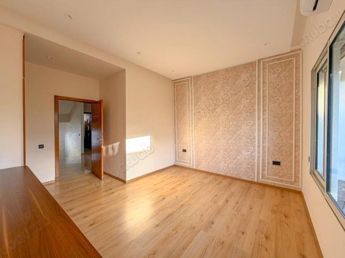 Magnifique villa à louer à Ain Diab. 4 chambres agréables. Porte sécurisée et chauffage central