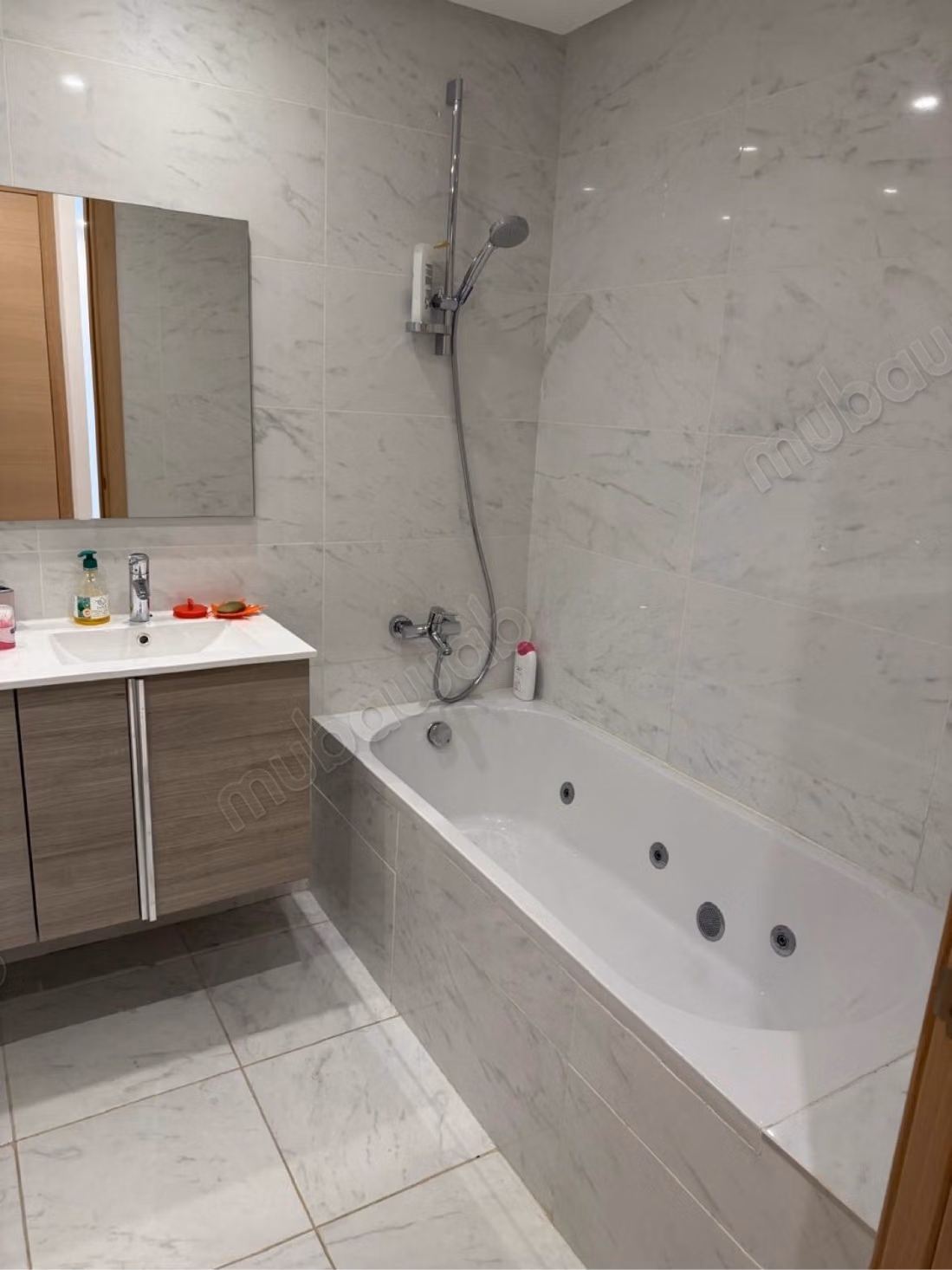 Location d'un appartement à Riyad. 
Surface totale 150 m². 
Bien meublé