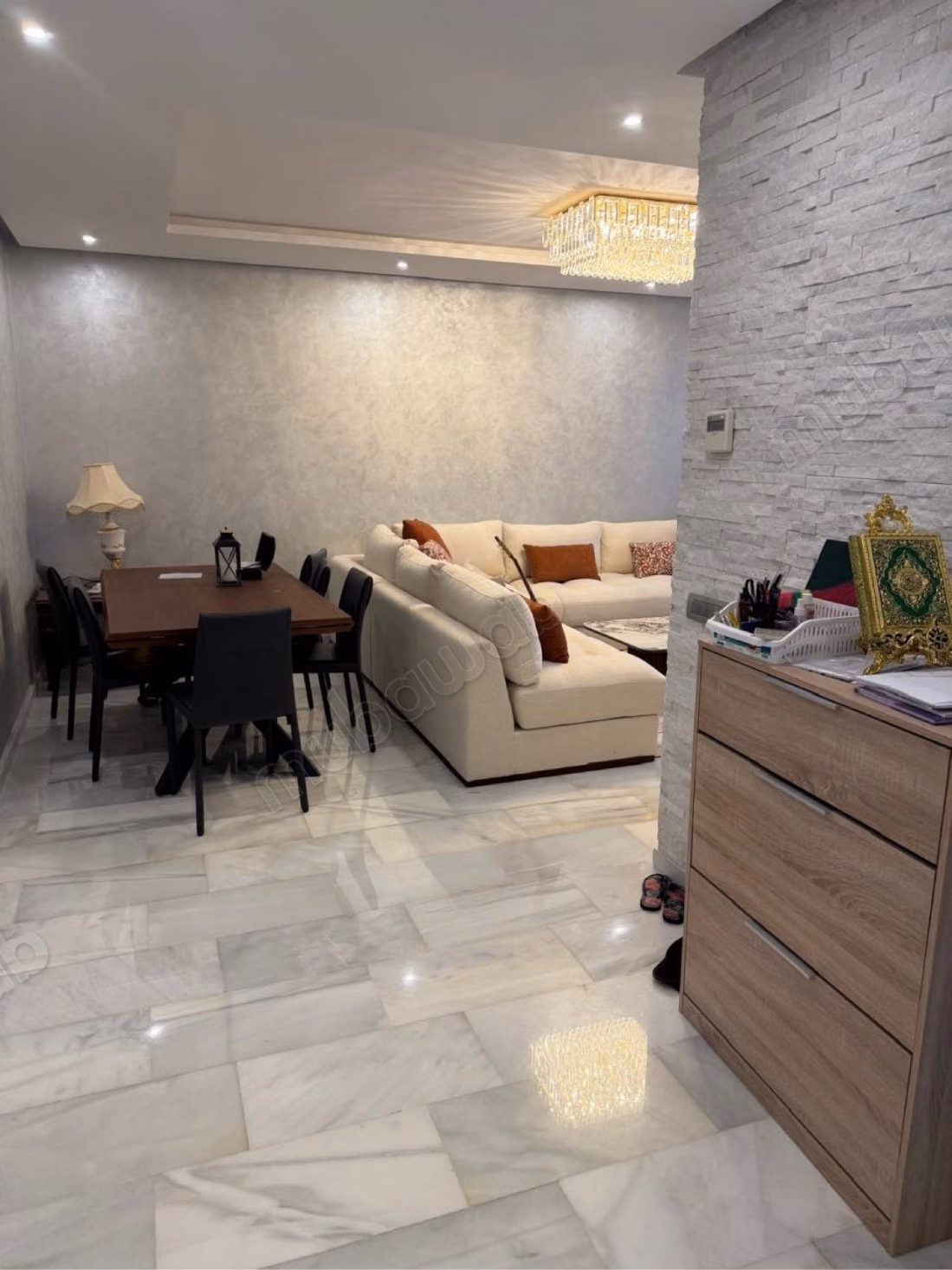 Location d'un appartement à Riyad. 
Surface totale 150 m². 
Bien meublé