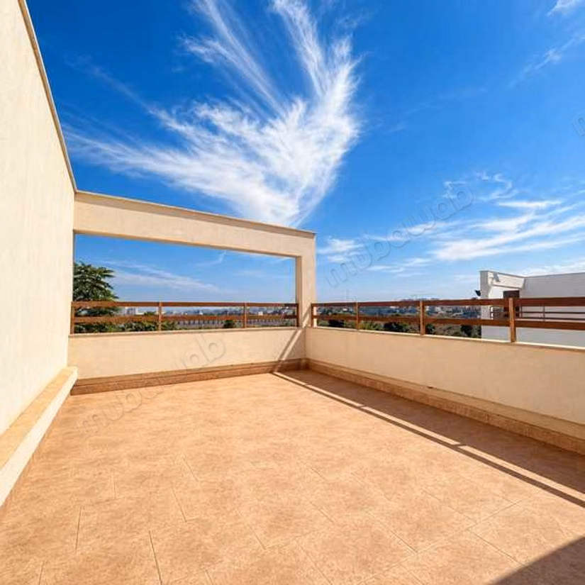 Villa à Louer de 296.0 m² à Dar Bouazza,
Tamaris1