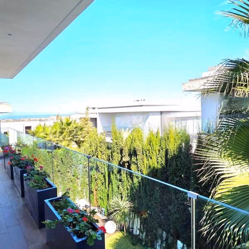 Villa à Vendre de 342.0 m² à Dar Bouazza,
Tamaris1