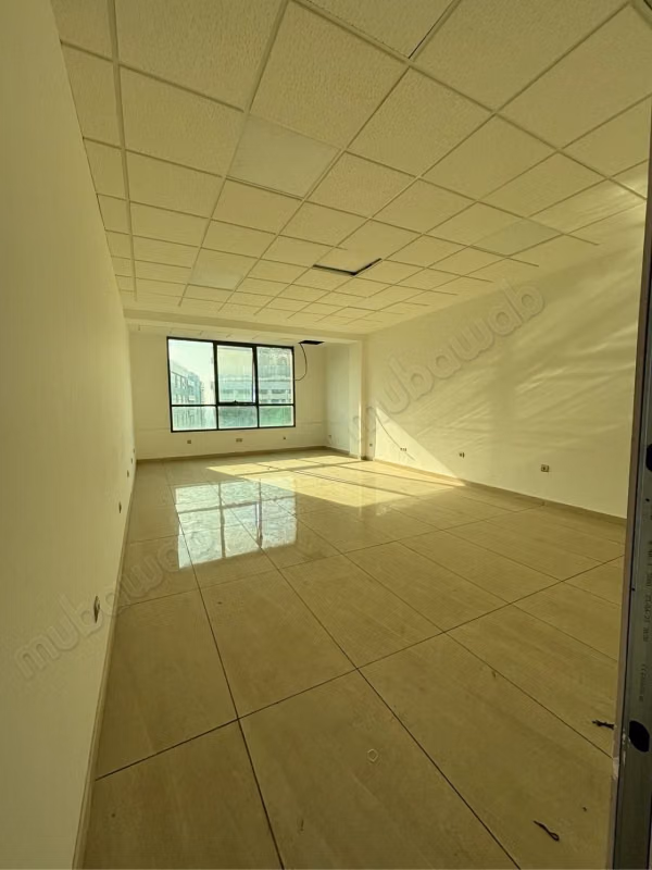 Beaux bureaux à louer à Sidi Maarouf. Surface de 120 m². Ascenseur