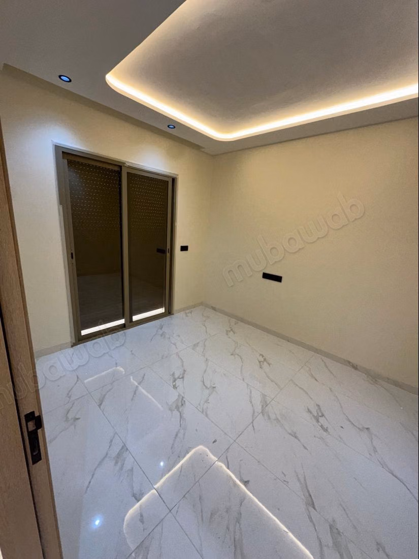 Apartamento en venta en Martil. 3 habitaciones maravillosas. Doble acristalamiento y puerta fuerte