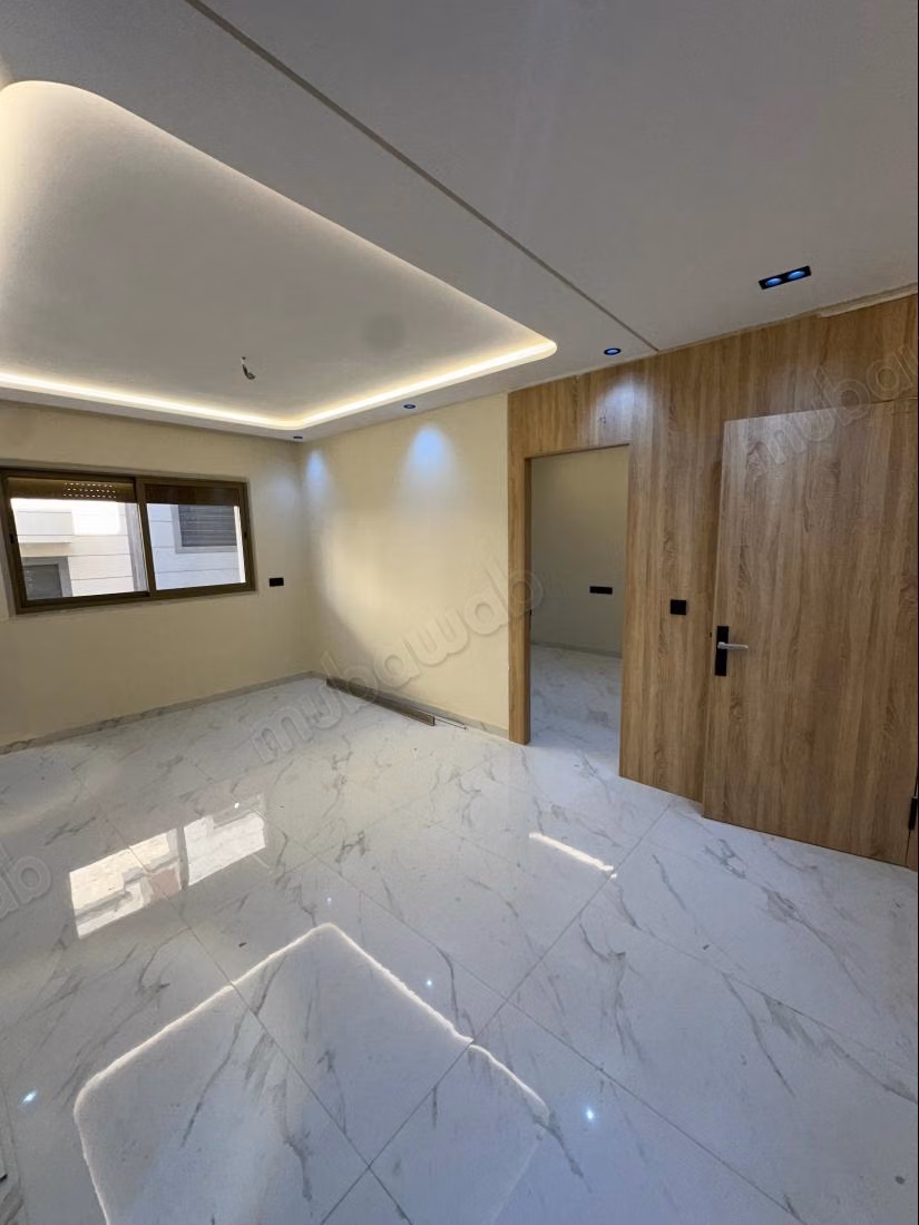 Apartamento en venta en Martil. 3 habitaciones maravillosas. Doble acristalamiento y puerta fuerte