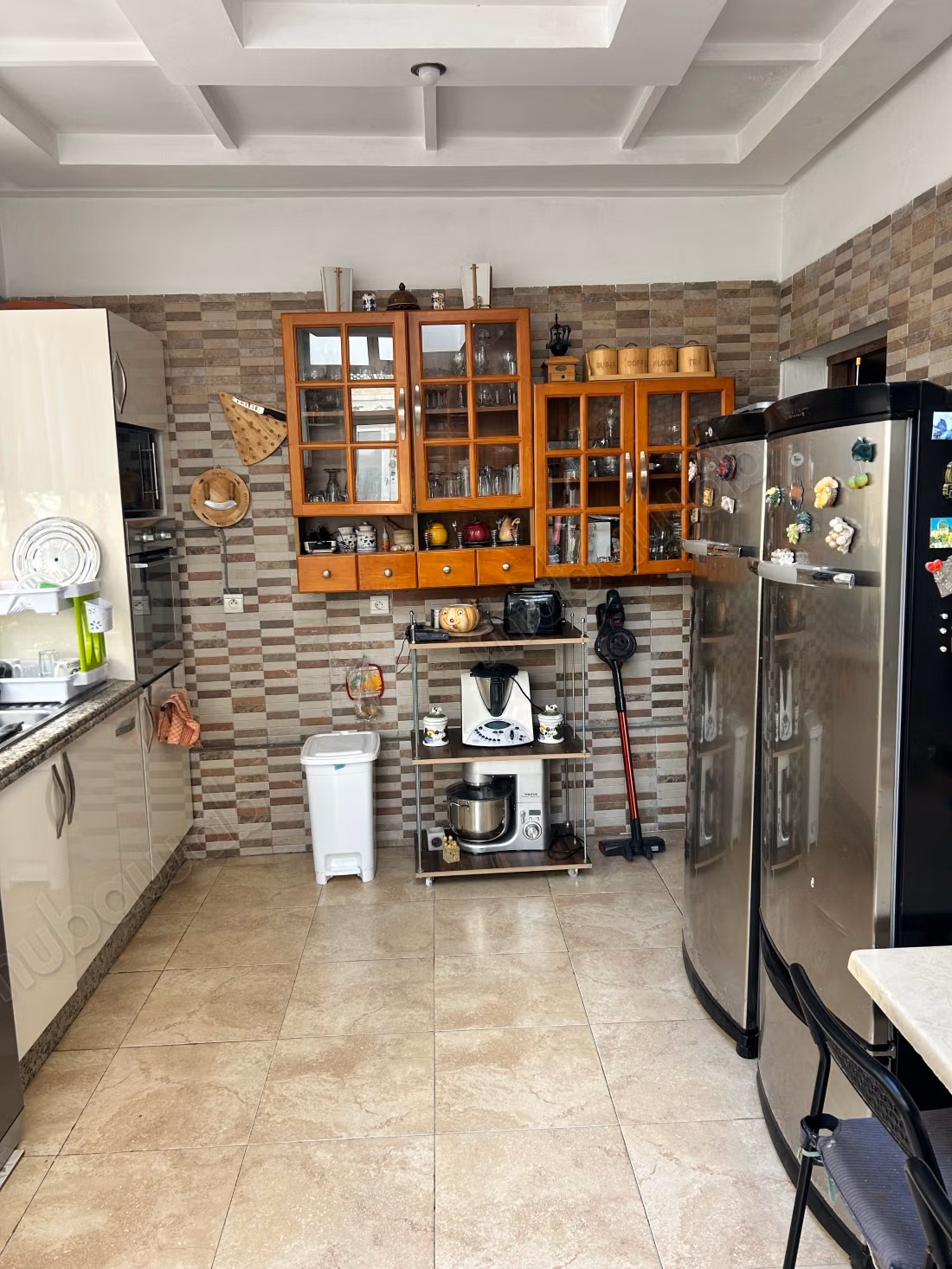 Bel appartement à vendre à Maârif Extension.
Superficie 320 m².
Ascenseur et terrasse