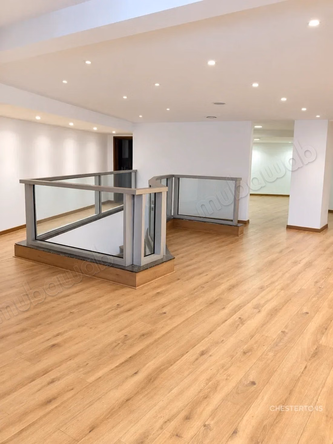 Local commercial de 477 m² avec mezzanine, Casablanca Centre
