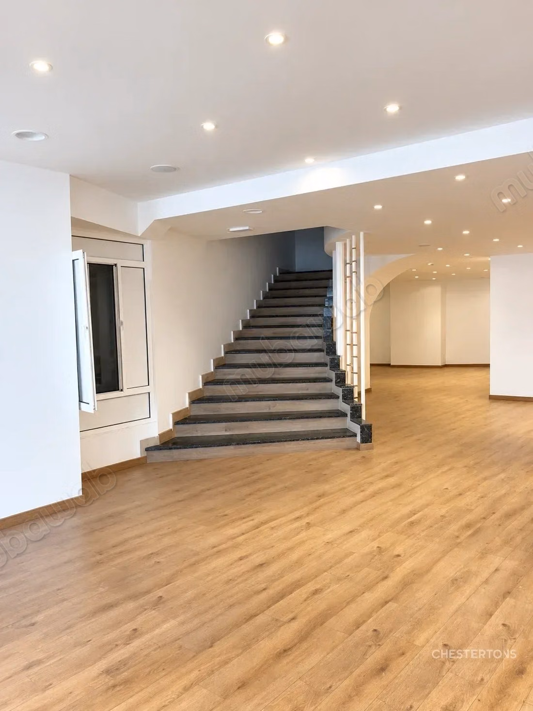 Local commercial de 477 m² avec mezzanine, Casablanca Centre