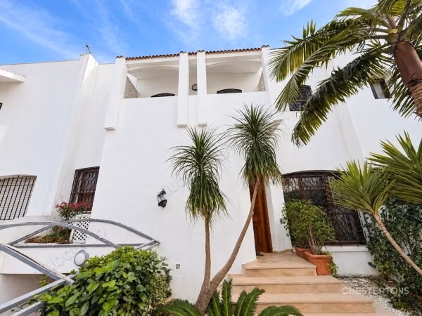 Maison de ville de caractère à rénover — Ain Diab