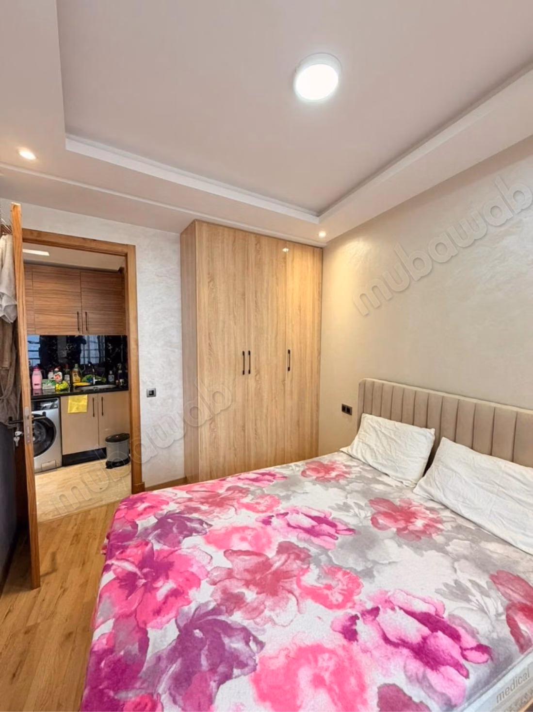 Appartement à louer à Les Hôpitaux. 
1 Pièce. 
Meublé