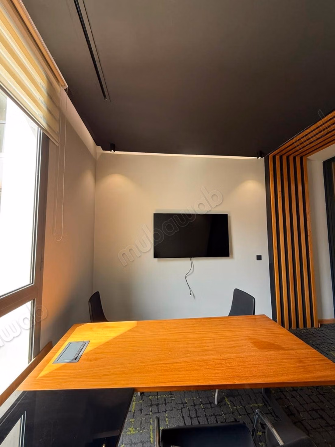 Bureau Neuf Meublé De 207 M² En Location Sur CFC