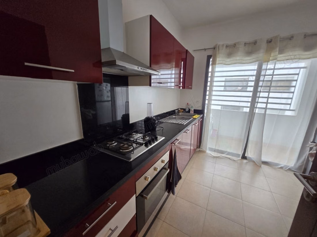 Zeer mooi gemeubileerd appartement te huur in Maârif Extension. 3 aangename kamers. Gemeubileerd