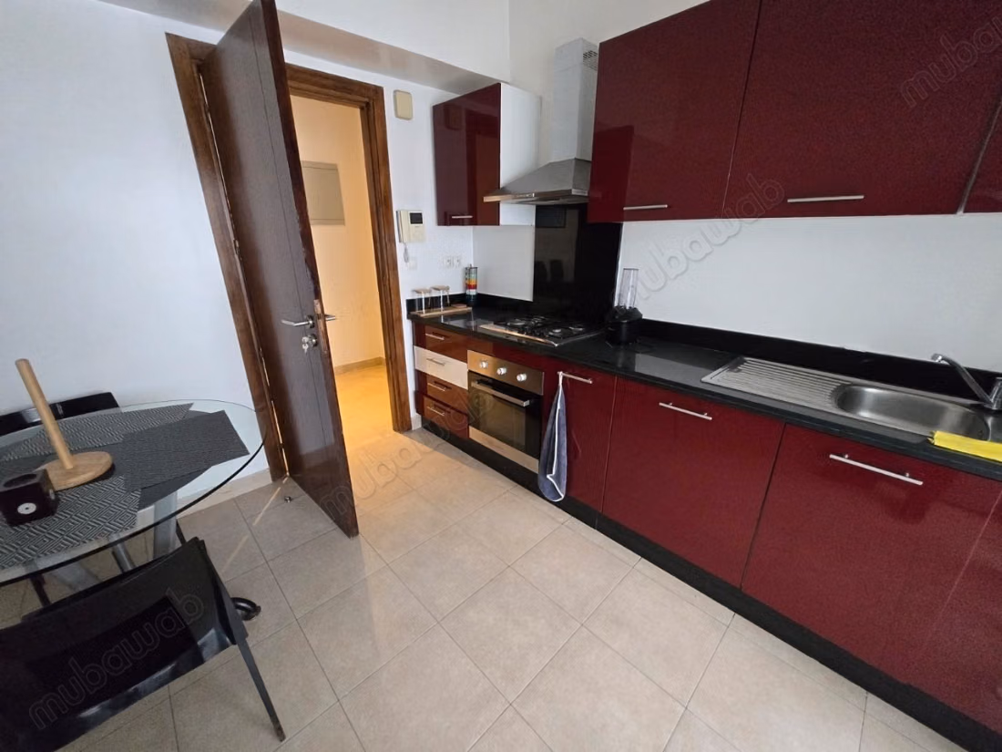 Zeer mooi gemeubileerd appartement te huur in Maârif Extension. 3 aangename kamers. Gemeubileerd