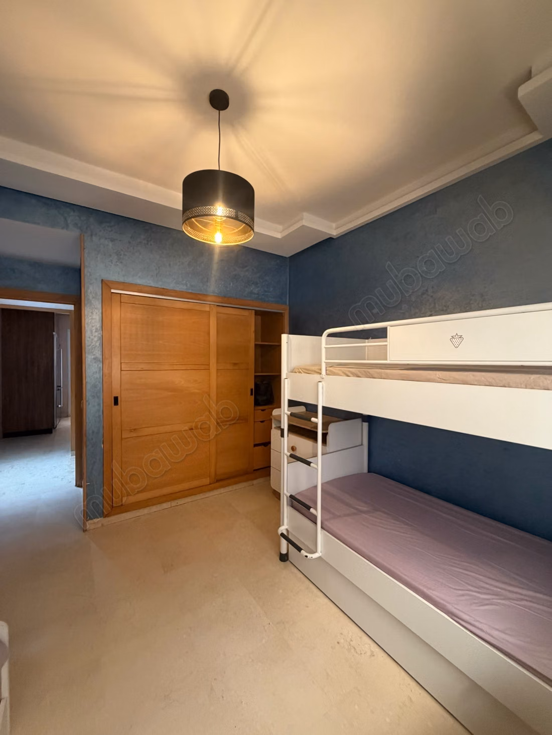 Bel appartement en location à Haut Founty. 
2 belles chambres. 
Meublé