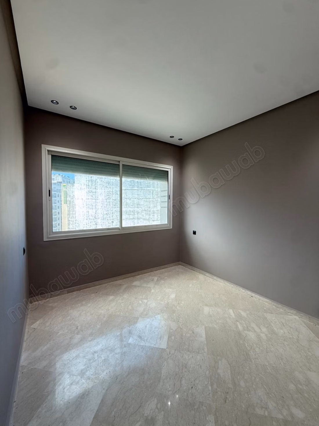 Appartement en location à Mozart. 
4 pièces confortables. 
Ascenseur et terrasse