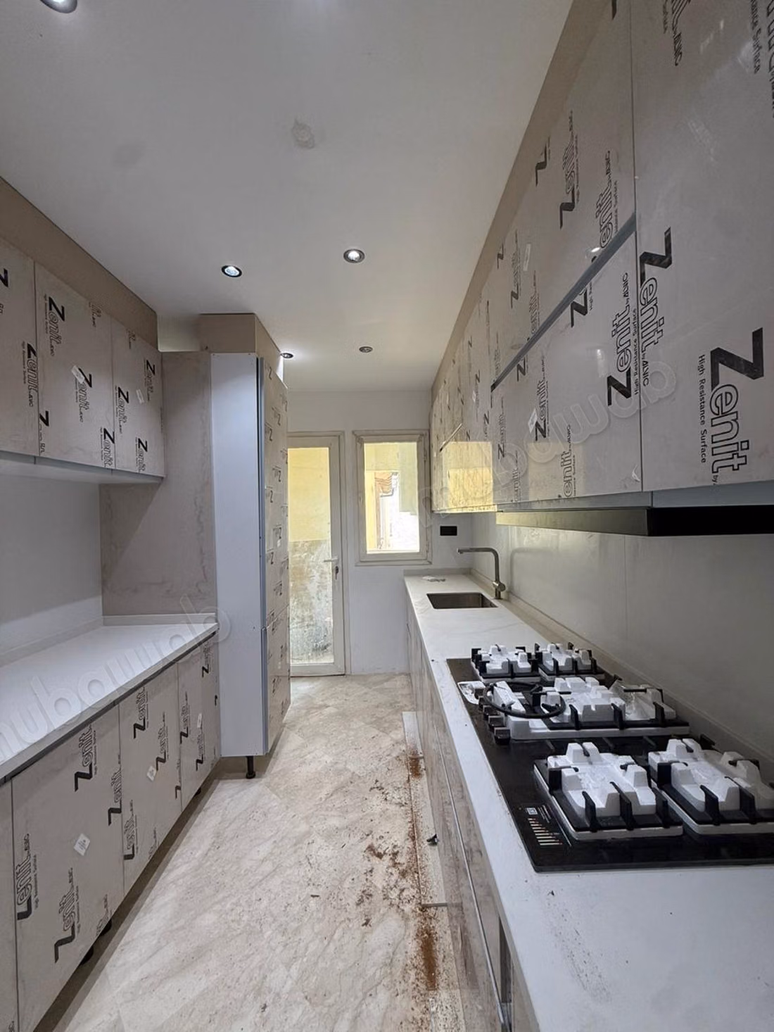 Appartement en location à Mozart. 
4 pièces confortables. 
Ascenseur et terrasse