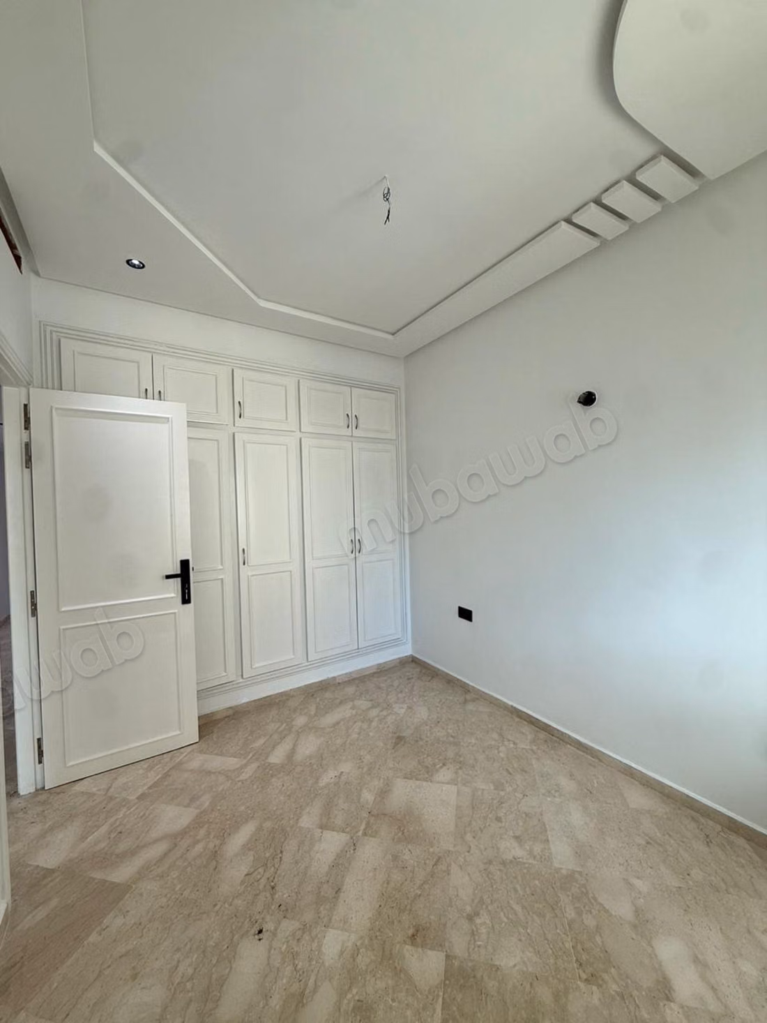 Appartement en location à Mozart. 
4 pièces confortables. 
Ascenseur et terrasse