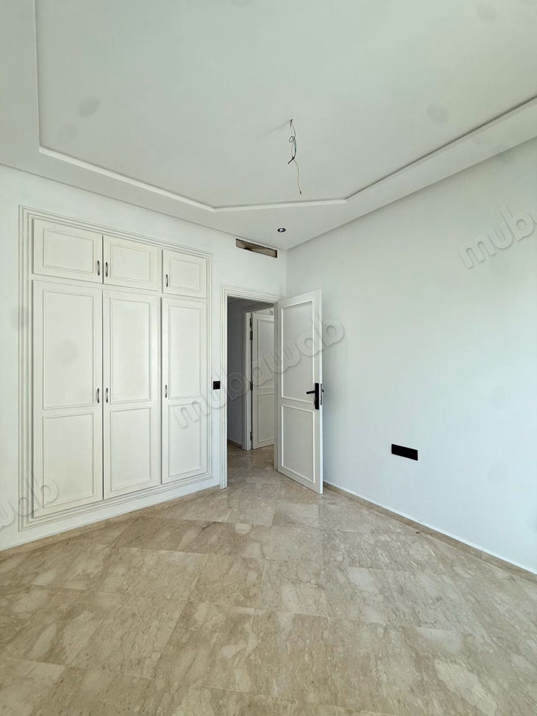 Appartement en location à Mozart. 
4 pièces confortables. 
Ascenseur et terrasse