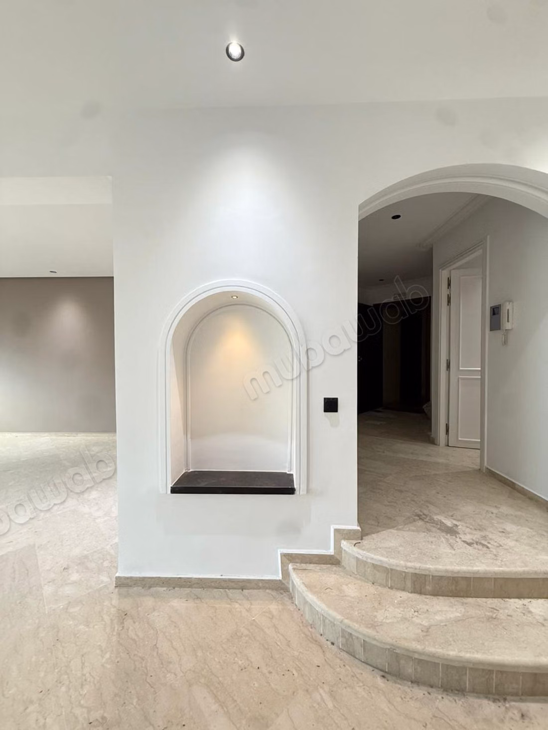 Appartement en location à Mozart. 
4 pièces confortables. 
Ascenseur et terrasse