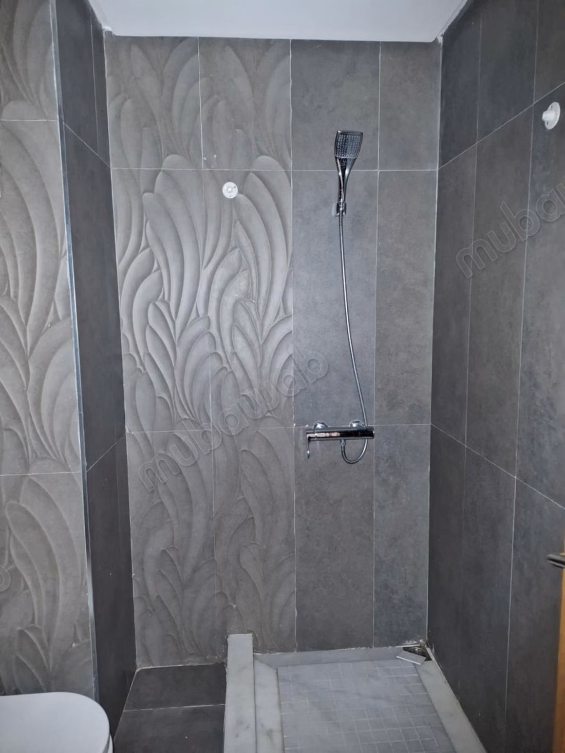 Appartement en location à Mozart. 
4 pièces confortables. 
Ascenseur et terrasse